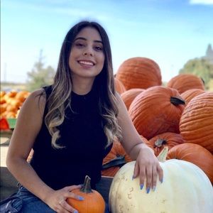 Meet your Posher, Jaqueline